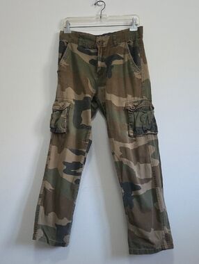 Straight-Leg Cargo Pants in Green Camo